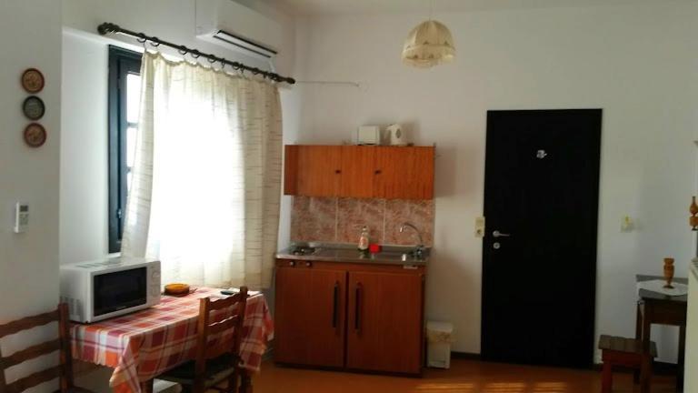 Kostas Studios Apartments - Ενοικιαζόμενα Δωμάτια Με Κουζινάκι Myrina Ngoại thất bức ảnh