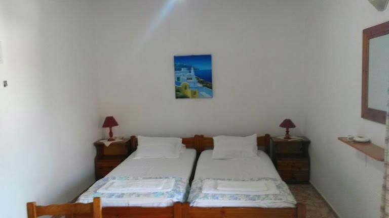 Kostas Studios Apartments - Ενοικιαζόμενα Δωμάτια Με Κουζινάκι Myrina Ngoại thất bức ảnh