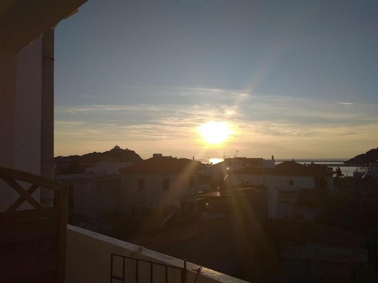 Kostas Studios Apartments - Ενοικιαζόμενα Δωμάτια Με Κουζινάκι Myrina Ngoại thất bức ảnh