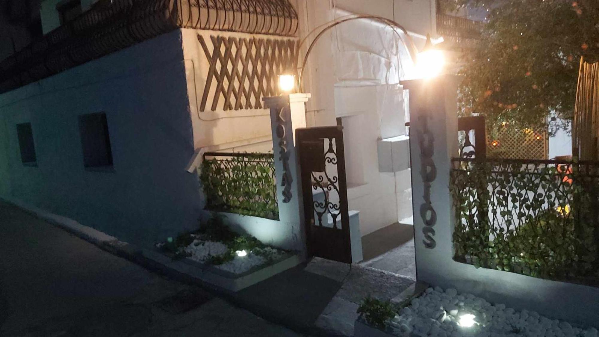 Kostas Studios Apartments - Ενοικιαζόμενα Δωμάτια Με Κουζινάκι Myrina Ngoại thất bức ảnh