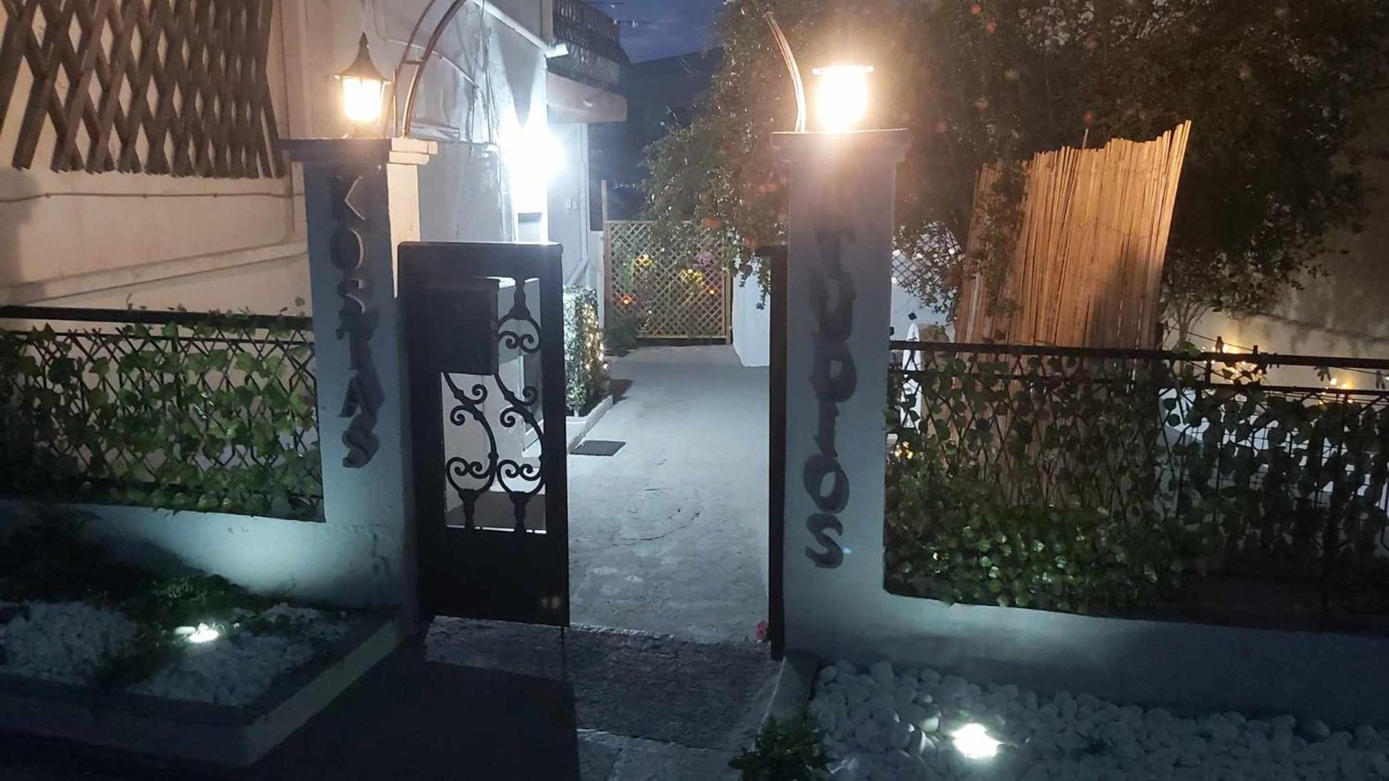 Kostas Studios Apartments - Ενοικιαζόμενα Δωμάτια Με Κουζινάκι Myrina Ngoại thất bức ảnh