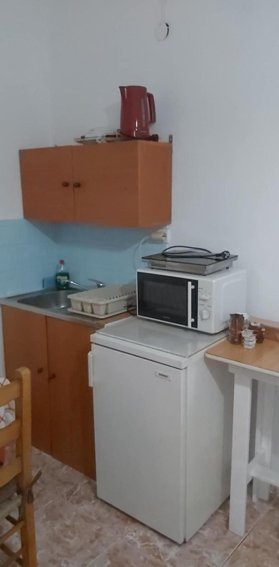 Kostas Studios Apartments - Ενοικιαζόμενα Δωμάτια Με Κουζινάκι Myrina Ngoại thất bức ảnh