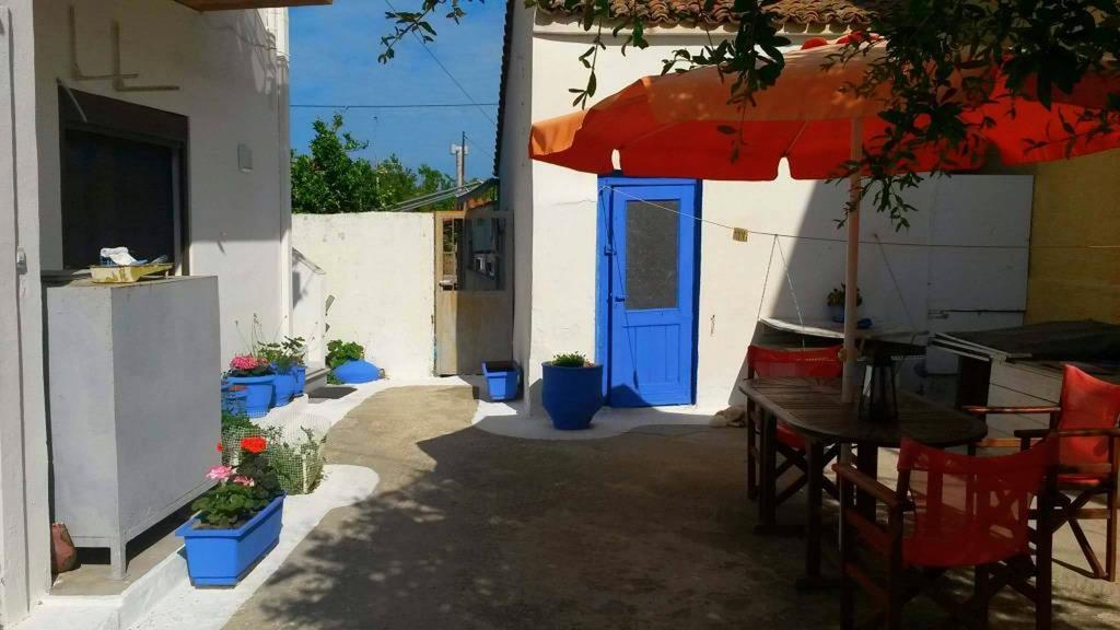 Kostas Studios Apartments - Ενοικιαζόμενα Δωμάτια Με Κουζινάκι Myrina Ngoại thất bức ảnh